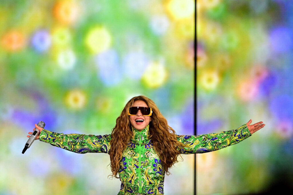 Shakira på scenen.