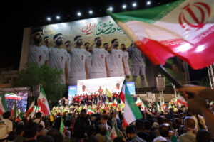 Irans landshold sendes afsted med prompt og pragt.