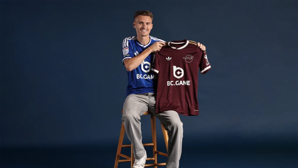 Will Smallbone præsenteres hos Leicester City FC