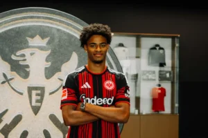 Malik Pimpong præsenteres i Eintracht Frankfurt.