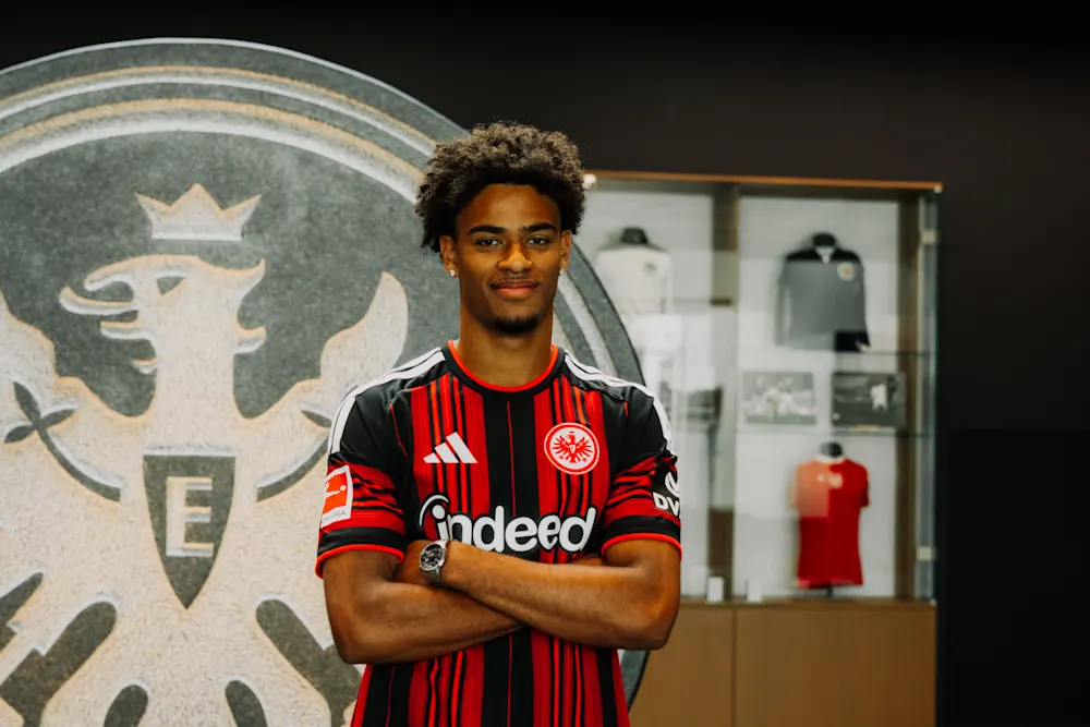 Malik Pimpong præsenteres i Eintracht Frankfurt.