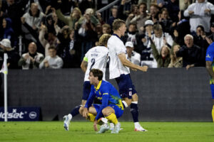 Frederik Tingager jubler mod Brøndby.