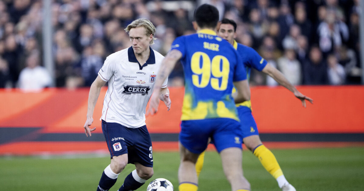 AGF-profil før CL: Grund til vi har vundet Superligaen AGFs Tobias Bech i kamp med Brøndbys Bartosz Slisz under superligakampen i mesterskabsspillet mellem AGF og Brøndby IF på Ceres Park Vejlby i Aarhus søndag den 22. marts 2026.