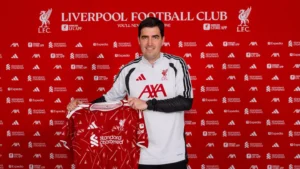Andoni Iraola præsenteres som Liverpool-manager.