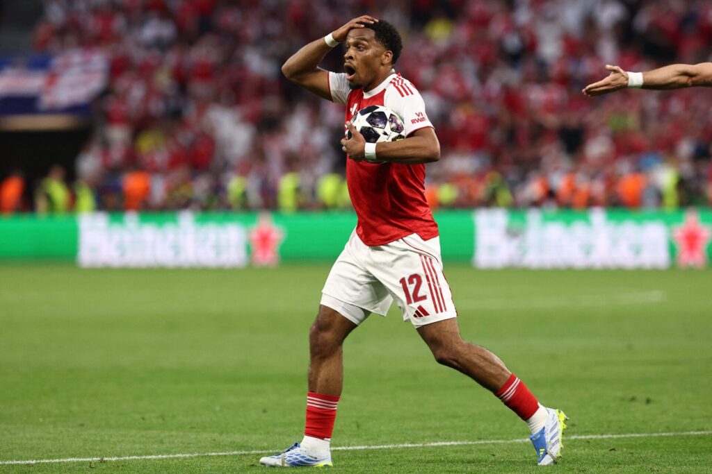 Jurriën Timber i aktion under Champions League finalen mellem Arsenal og Paris Saint-Germain