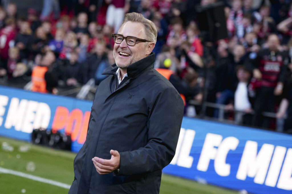 Claus Steinlein griner.