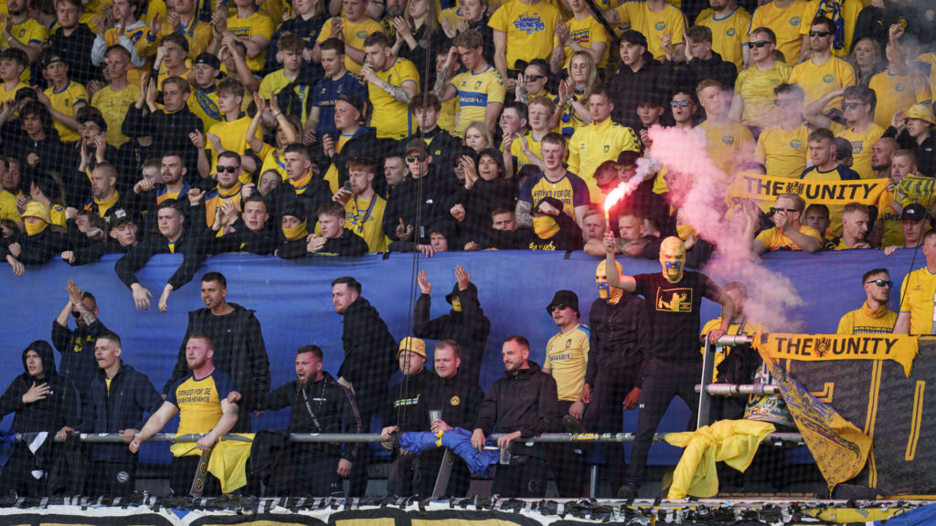 Et billede af en masse Brøndby-fans.