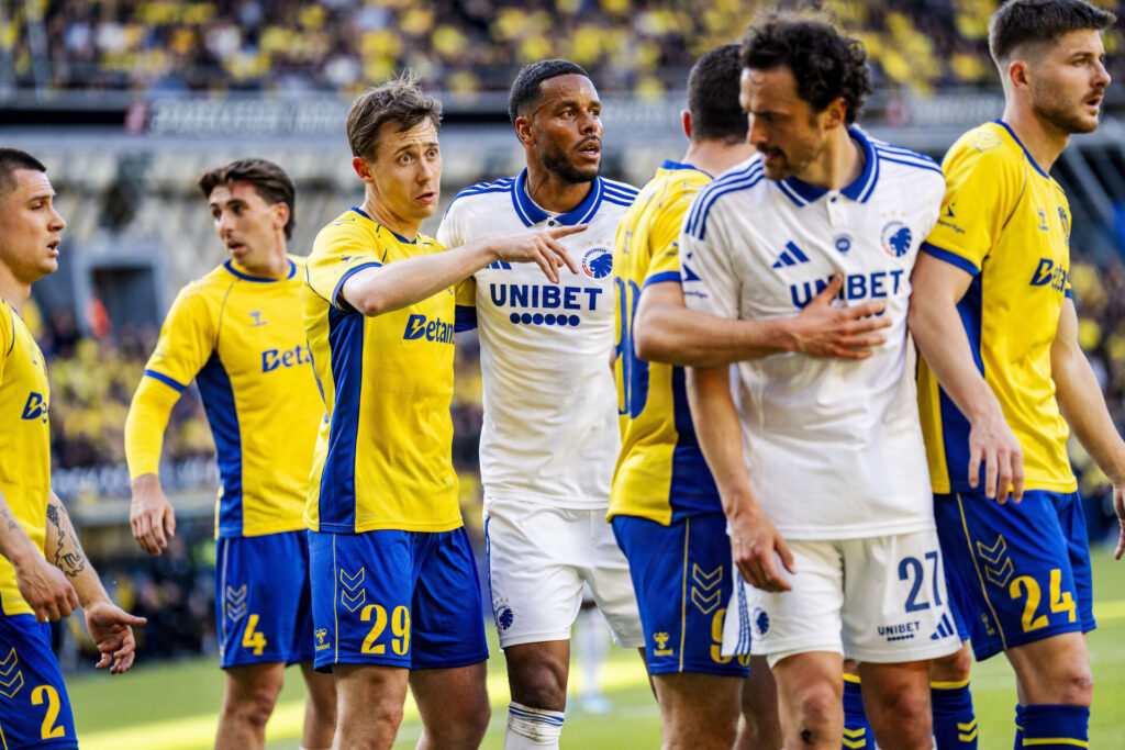Mathias 'Zanka' Jørgensen i duel med Brøndby.
