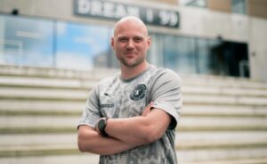 Michael Ravn foran Dream99-