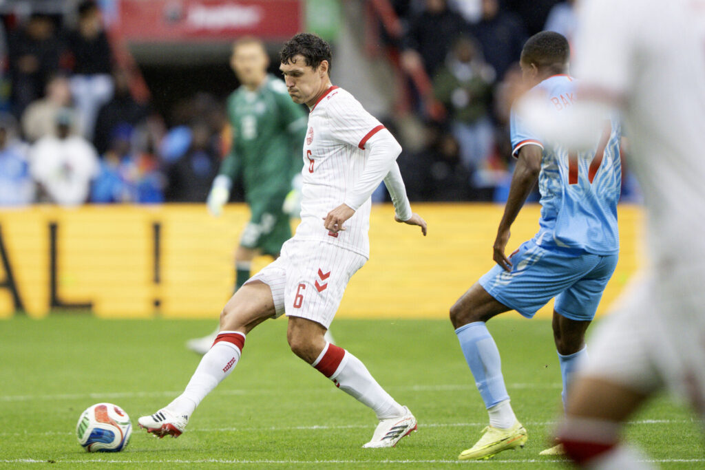 Andreas Christensen i kamp for Danmark.