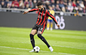 Philip Billing sparker til bolden.