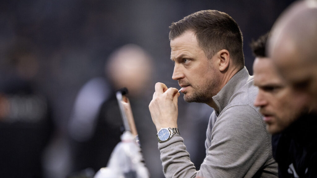 Jacob Neestrup på bænken i FC København