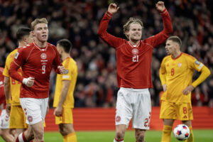 Morten Hjulmand i kamp for Danmark.