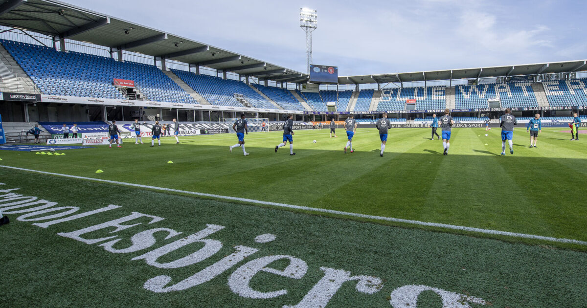 Efter vildt pyroshow: EfB får betinget tilskuerstraf Foto: John Randeris/Ritzau Scanpix