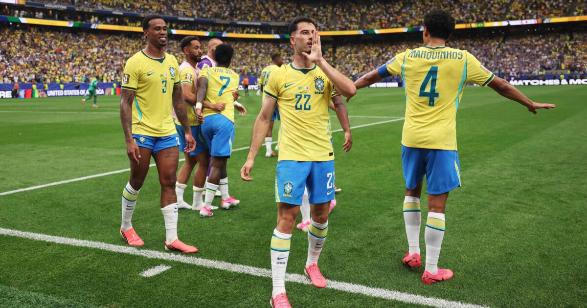 Dybt i overtiden: Brasilien snyder Japan Foto: Lars Baron/AFP/Ritzau Scanpix