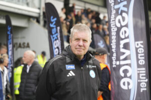 Kent Nielsen under en kamp i spidsen for Silkeborg IF.