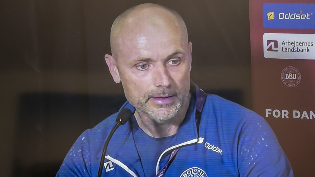 Morten Boesen under et pressemøde.