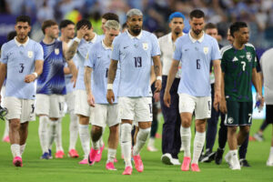 Uruguay på vej fra banen ved VM.