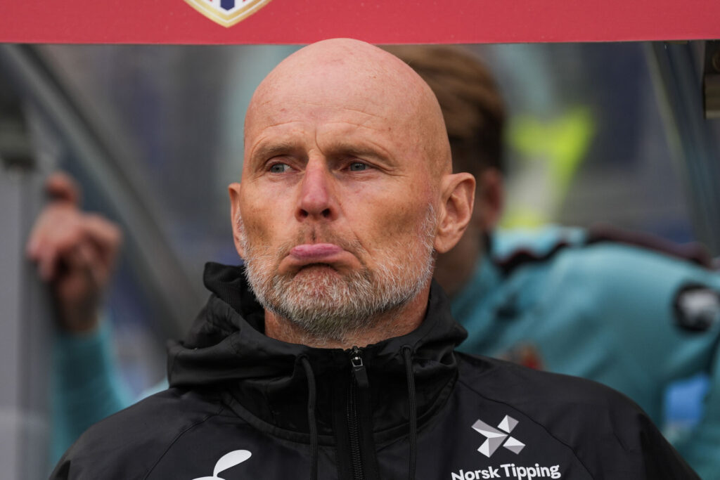 Ståle Solbakken surmuler.