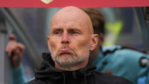 Ståle Solbakken surmuler.