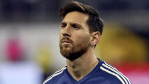 Lionel Messi ser lidt sur ud.