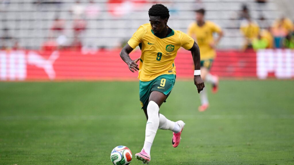 Mohamed Touré dribler med bolden.