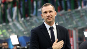 Andriy Shevchenko klapper sig selv på brystet