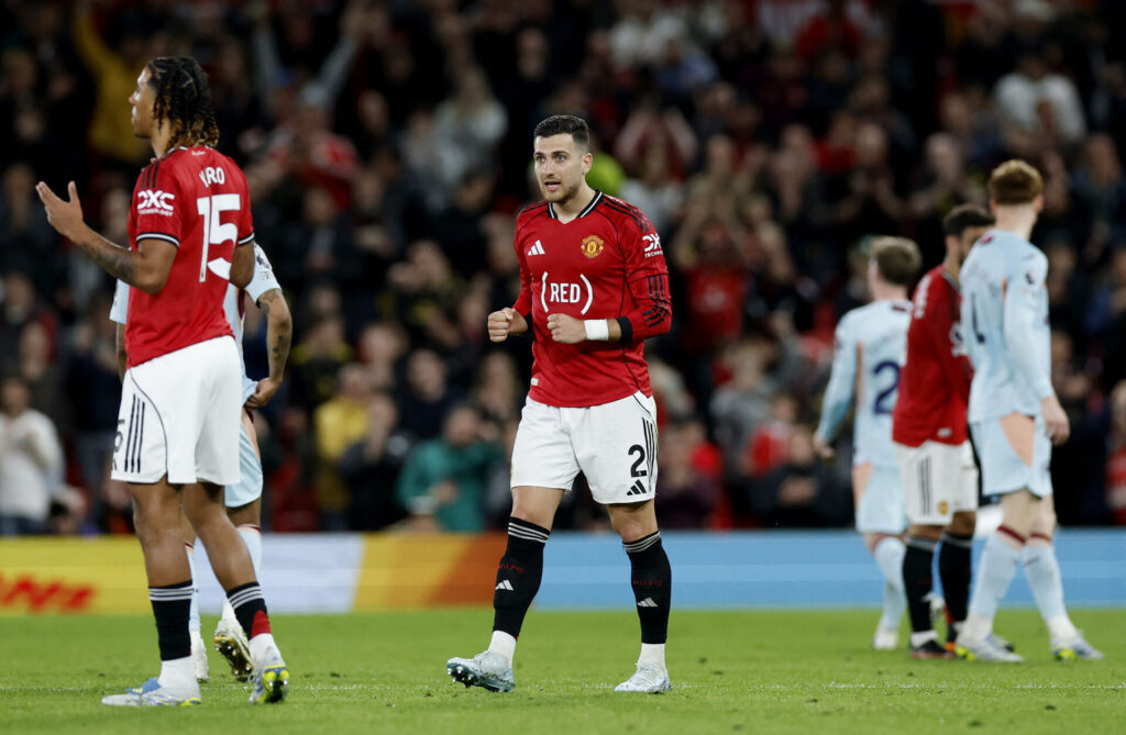 Diogo Dalot i kamp for Manchester United.