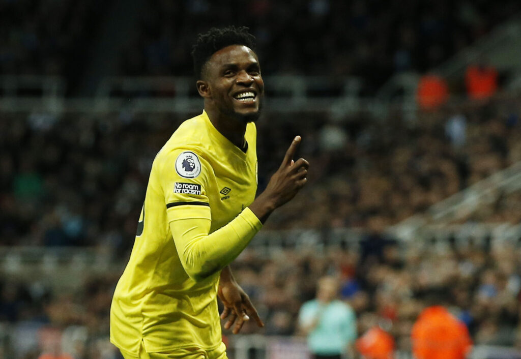 Frank Onyeka jubler over scoring for Brentford i Premier League den 20. november 2021