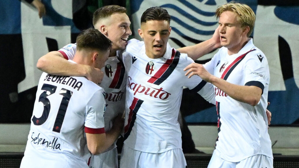 Kasper Urbanski spiller for Bologna
