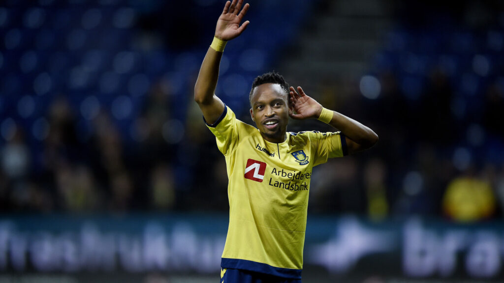 Lebogang Phiri i aktion for Brøndby IF
