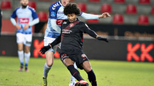 Jens-Lys Cajuste i kamp for FC Midtjylland