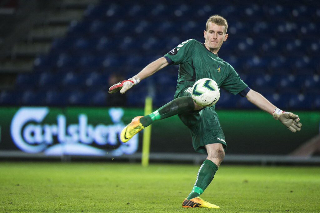 Lukas Hradecky.