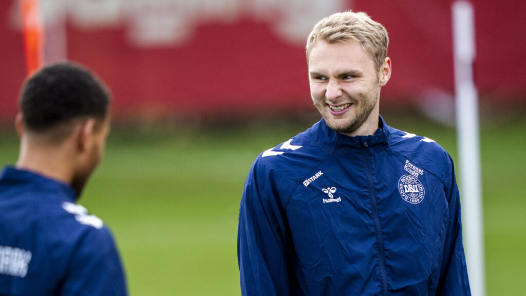 Victor Nelsson smiler