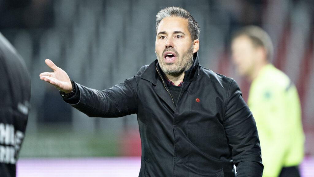 Martí Cifuentes råber