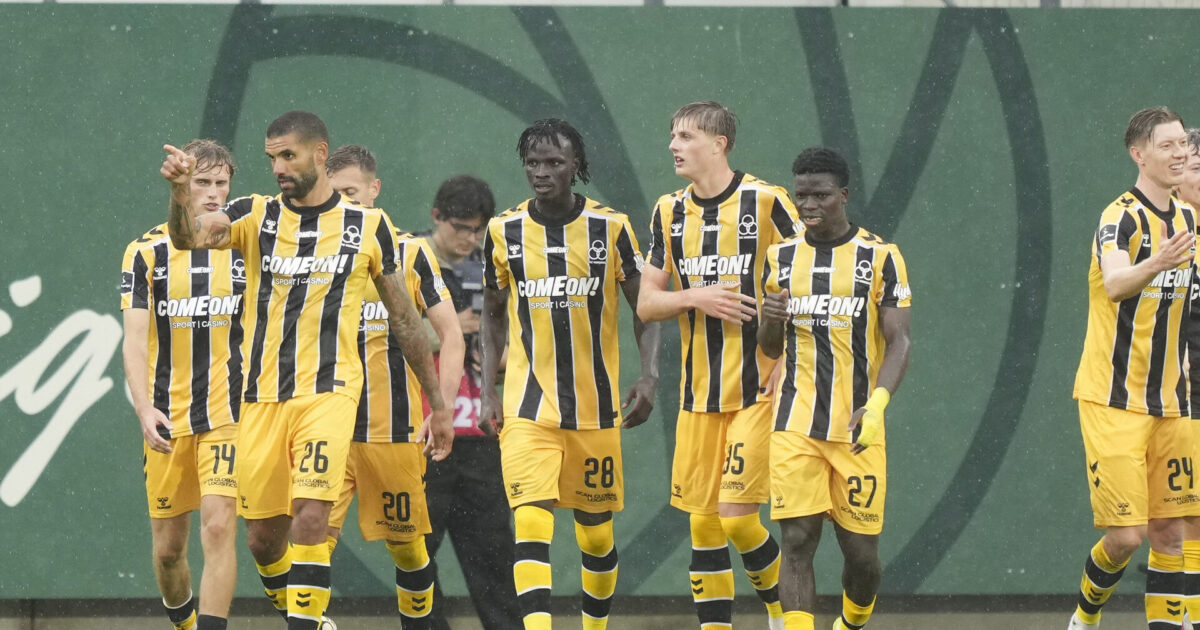 AC Horsens-koryfæ er skuffet og frustreret: Come on, Horsens! Foto: Claus Fisker/Ritzau Scanpix