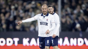 Nicolai Poulsen spiller for AGF mod Brøndby