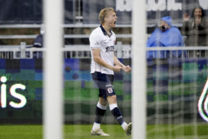 Tobias Bech der jubler efter en scoring