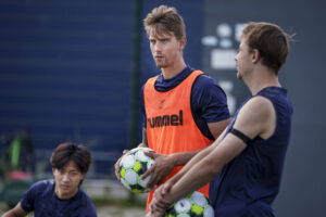 Andreas Maxsø træner med i Brøndby.