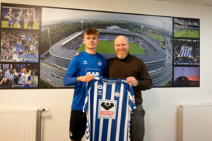 Emil Larsen underskriver ny kontrakt med Esbjerg