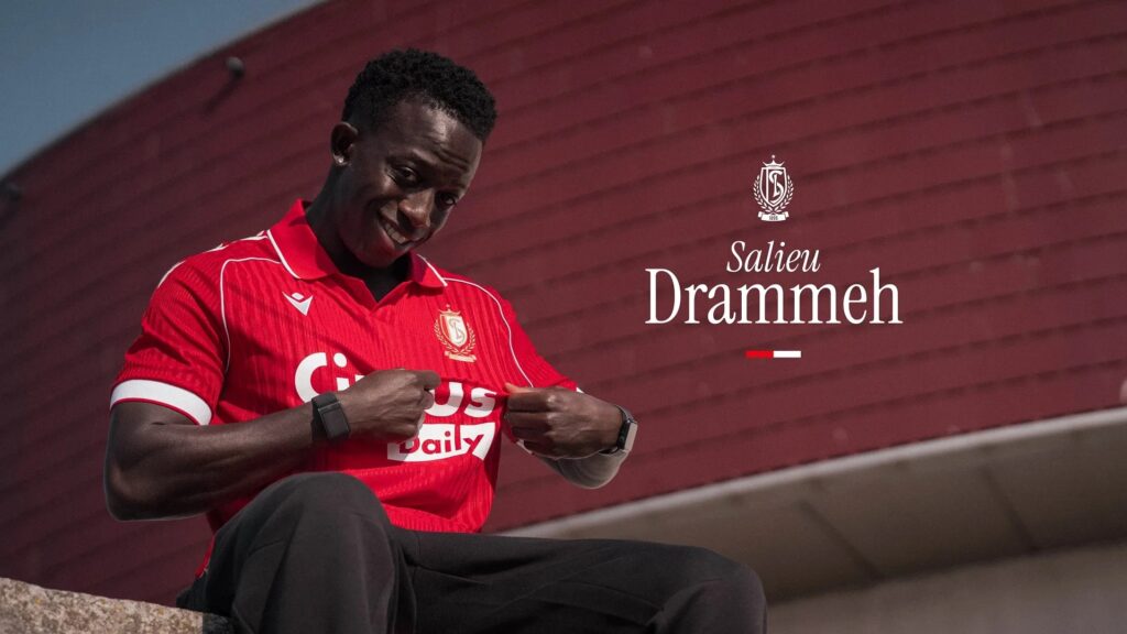 Salieu Drammeh bliver præsenteret i Standard Liege
