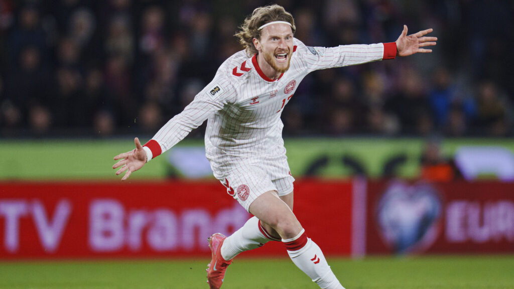 Kasper Høgh jubler efter scoring.