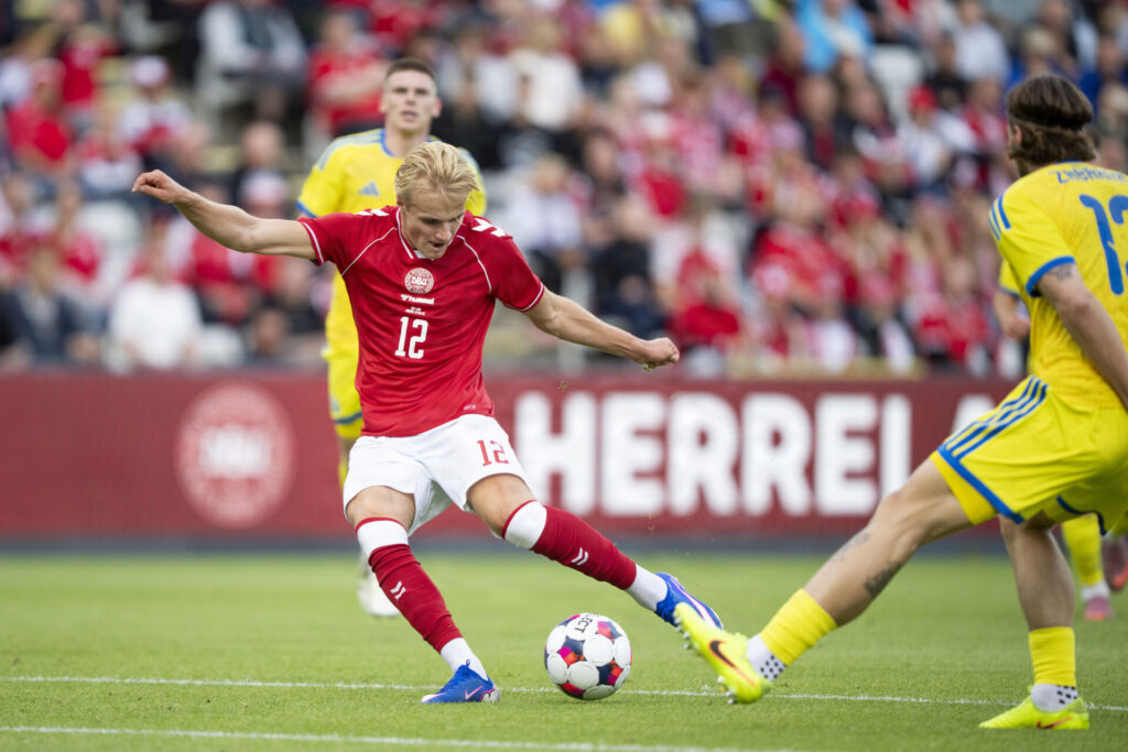 Victor Froholdt i kamp for Danmark.