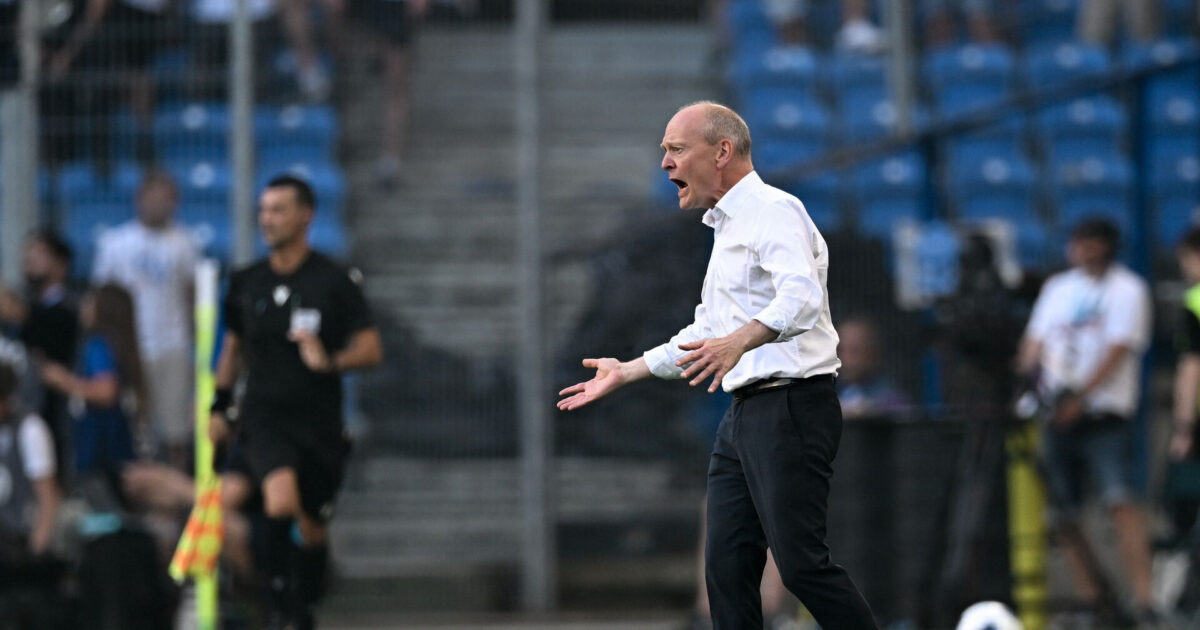 Revser Niels Frederiksen efter AGF: F***ing utroligt Foto: Dawid Dobrasz