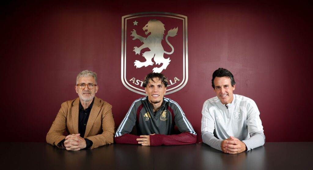Alejandro Garnacho præsenteret i Aston Villa.