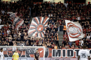 FC Midtjylland-fans på lægterne mod Besiktas.