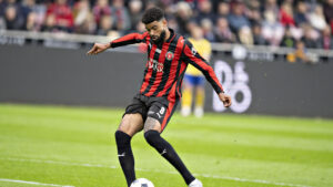 Philip Billing sparker til bolden.