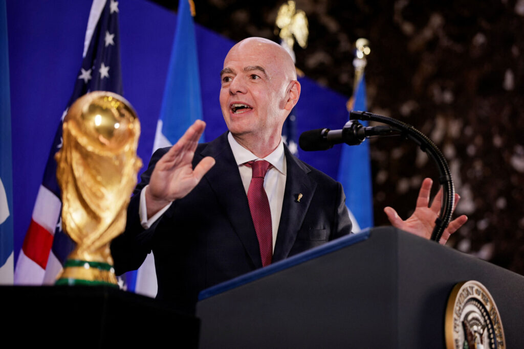 Infantino fra talerstolen.