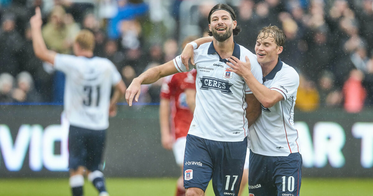 AGF-profil glad for nye indkøb Mål af AGFs Kevin Yakob under superligakampen mellem AGF og Silkeborg IF på Ceres Park Vejlby i Aarhus søndag den 5. oktober 2025.