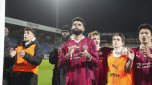 Philip Billing klapper